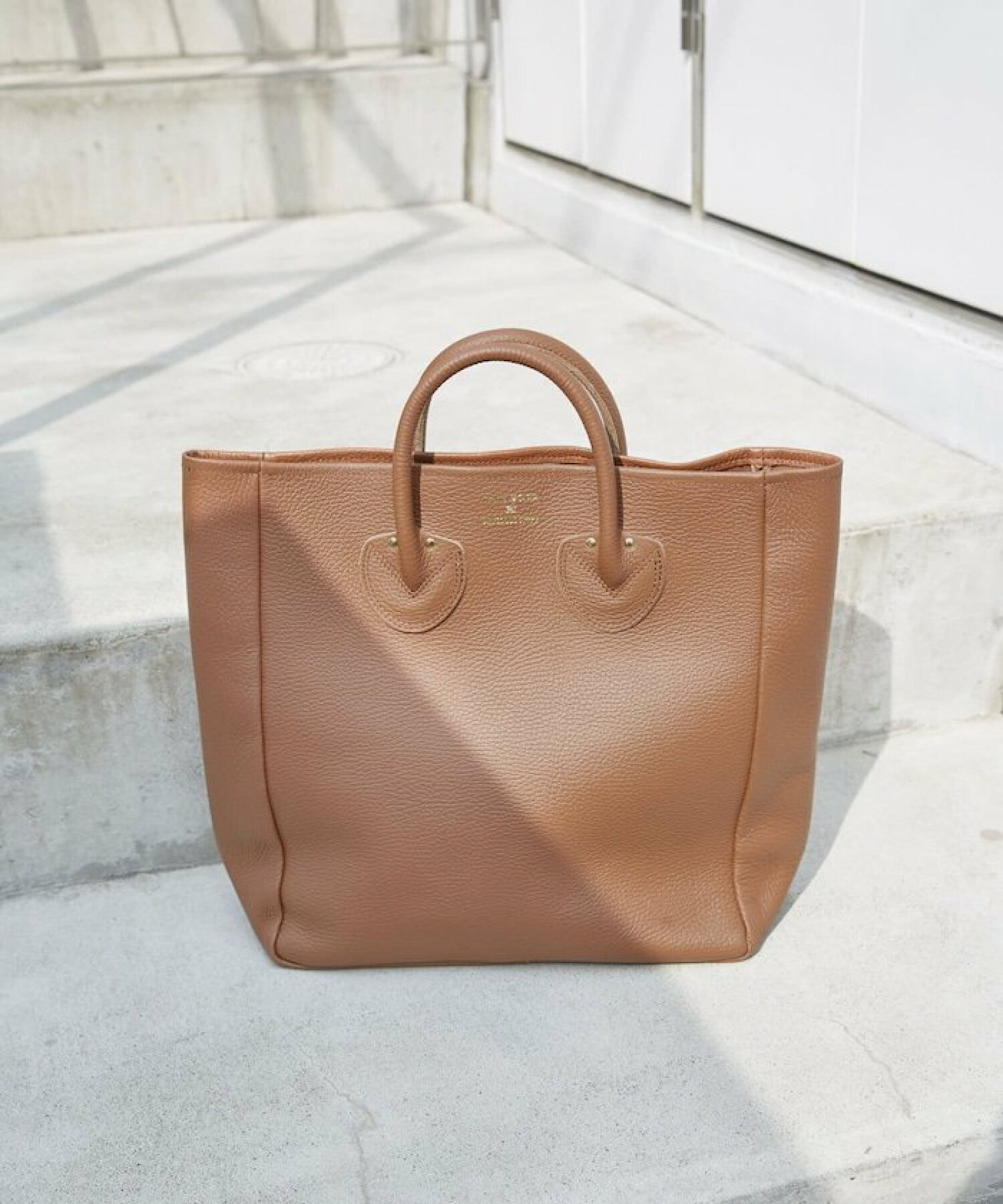 EMBOSSED LEATHER TOTE M/エンボスレザートートバッグ 限定展開
